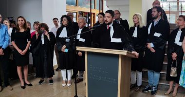 Aprecieri și ropote de aplauze dedicate avocatei Valerica Zamfir. "Model de urmat pentru toate generațiile!" - 3