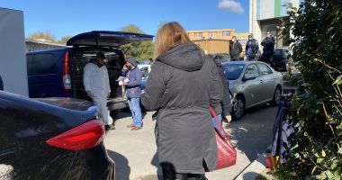 Zile negre. Coadă de ambulanţe şi de dricuri, în curtea spitalului judeţean - 4