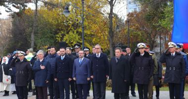 Stire din Politică-Administrație : Momente solemne la Constanţa, cu ocazia Zilei Naţionale a României. "Suntem o ţară cu valori democratice"
