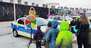 Stire din Eveniment : VIDEO. Ce surpriză le-au pregătit polițiștii șoferilor vitezomani și pietonilor indisciplinați