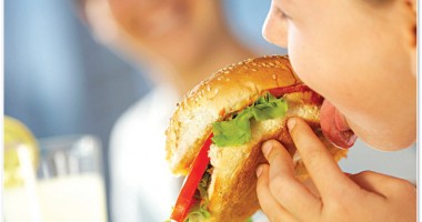 Stire din Sănătate : Legea Sănătății ar putea pune taxă pe fast food și bere