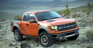 Stire din Diverse : Ford F-150 SVT Raptor Special Edition -  O "bestie" în roșu sau negru