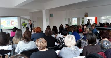 Stire din Cultură-Educație : Dascălii vor să le formeze deprinderi sănătoase copiilor