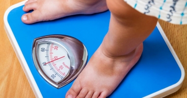 Stire din Sănătate : Cum poți calcula greutatea copilului tău. Formula pe care o folosesc chiar medicii pediatri