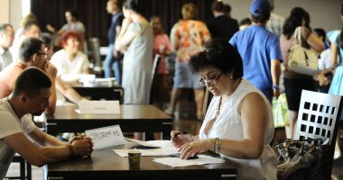 Stire din Social : Aproape 175.000 de persoane angajate prin intermediul Agenţiei Naţionale pentru Ocuparea Forţei de Muncă, în primele 11 luni