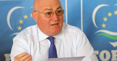Stire din Eveniment : Fostul prefect Dănuț Culețu, primarul din Valu lui Traian și alți funcționari, trimiși în judecată de DNA