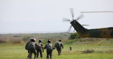 Forțele pentru Operații Speciale Române, salturi cu parașuta de la mare și mică altitudine în poligonul Capu Midia - 2