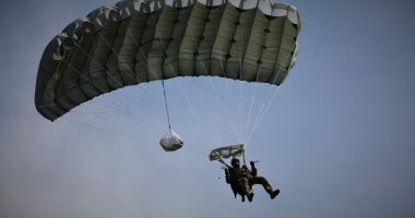 Forțele pentru Operații Speciale Române, salturi cu parașuta de la mare și mică altitudine în poligonul Capu Midia - 3