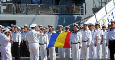 Stire din Eveniment : Marinarii români participă  la misiuni de ajutorare  ale navelor aflate în pericol