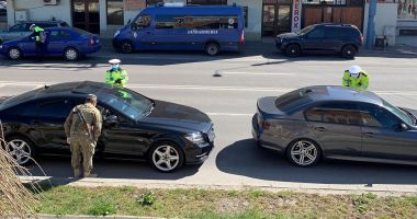 Stire din Eveniment : Marinarii militari, în misiune pe străzile Constanței, în lupta cu COVID-19!