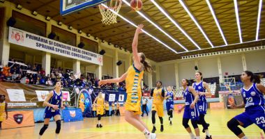 Stire din Sport : Forza CS Phoenix! Baschet - spectacol, duminică, la Sala Sporturilor