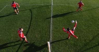 Stire din Sport : Fotbal-tenis / Clubul Eden organizează Cupa de Iarnă