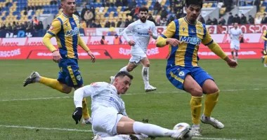 Stire din Sport : FC Farul, cu securea retrogradării deasupra capului! Începe barajul cu Chindia Târgoviște