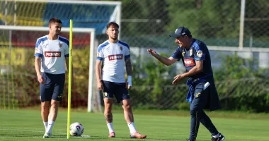 Stire din Sport : Hagi i-a pierdut pe Dennis Man și Ionuț Radu pentru meciurile amicale cu Georgia și Țara Galilor