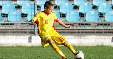 Stire din Sport : România U15 a învins Turcia cu 13 jucători ai Academiei Hagi