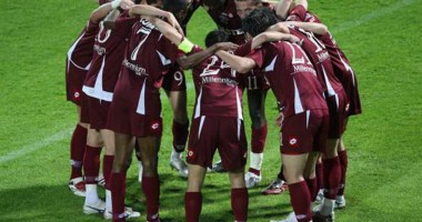 Stire din Sport : Cluburile din Liga I doresc promovarea Rapidului pentru recuperarea datoriei