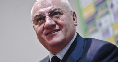 Stire din Sport : Dragomir vrea să propună reducerea echipelor din Liga I