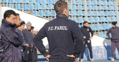 Stire din Sport : FC Farul s-a întărit cu trei jucători de la Poli Timișoara