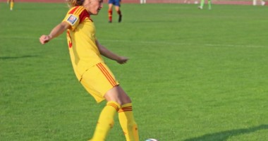 Stire din Sport : Fotbal feminin: România a învins Estonia în ultimul meci din preliminariile CM 2015