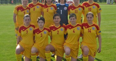 Stire din Sport : Fotbal feminin U17: România luptă pentru un loc în Turul de Elită