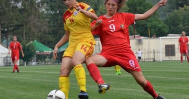 Stire din Sport : Fotbal feminin / Junioarele României au trecut de primul meci