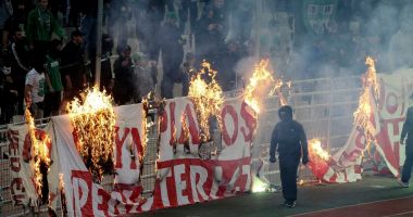 Stire din Sport : Derby-ul Greciei, întrerupt în minutul 69