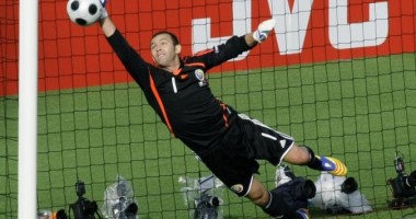 Stire din Sport : Fotbal / Lobonț s-a accidentat, vezi ce a pățit portarul echipei AS Roma