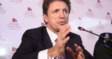 Stire din Sport : Gică Popescu face echipă cu Hagi pentru șefia FRF