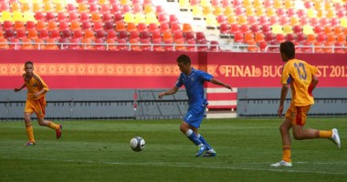 Stire din Sport : Fotbal U15 / România a învins Moldova, scor 2-1, cu nouă titlulari ai Academiei Hagi