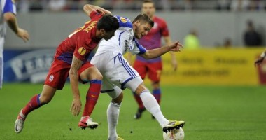 Stire din Sport : Fotbal / Steaua joacă pentru primăvara europeană, azi, contra Molde