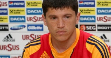 Stire din Sport : Fotbal / Cristian Tănase nu mai joacă în partidele cu Turcia și Olanda, vezi motivul