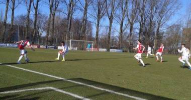 Stire din Sport : Fotbal U17: Selecționerul Bogdan Vintilă a făcut câteva modificări de lot