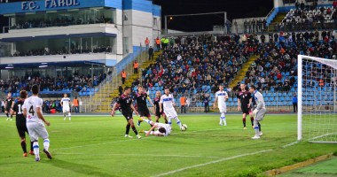 Fotbal / Rapidul a învins Viitorul în inferioritate numerică / Galerie foto - 17