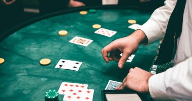 Cele mai frecvente greșeli pe care le fac jucătorii de blackjack - 2