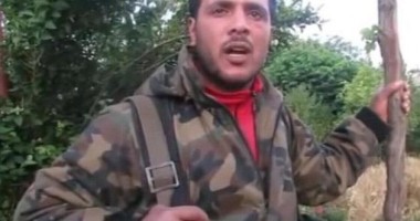 Stire din Actualitate : Luptătorul rebel filmat mâncând organele unui soldat pro-Assad își explică faptele