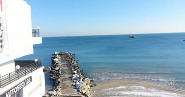 Stire din Social : Video. Iată cum se lucrează la digurile de sub apă din zona Eforie