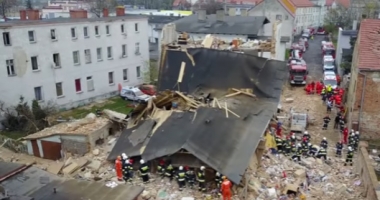Stire din Actualitate : TRAGEDIE DE PROPORȚII. Cinci persoane au murit după ce o clădire s-a prăbușit