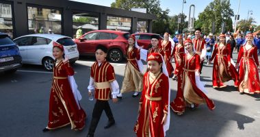 FOTO. Parada Portului Popular Turco-Tătar a reunit mii de participanţi, la Constanţa - 3