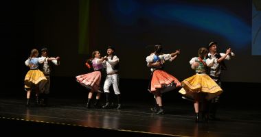 FOTO. Spectacol cu invitaţi de seamă şi dansuri tradiționale tătărești, la Constanţa. "A fost un adevărat maraton artistic" - 4