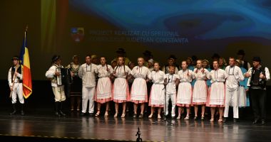 FOTO. Spectacol cu invitaţi de seamă şi dansuri tradiționale tătărești, la Constanţa. "A fost un adevărat maraton artistic" - 5