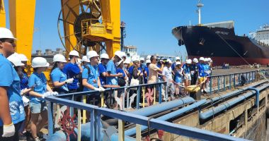 FOTO. Elevi din toată țara au vizitat Șantierul Naval Constanța și au învăţat cum se lucrează pe o navă - 2