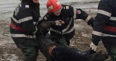 Stire din Eveniment : FOTO. Studentul de la Academia Navală, Alexandru EVSEI, găsit mort pe plajă, în zona Malibu