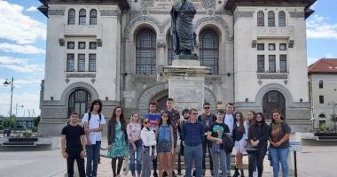 Stire din Cultură-Educație : Tinerii geografi au participat la cea de-a IV-a ediție a Conferinței Naționale „Constantin Brătescu”
