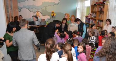 Galerie foto. Senatorul Gigi Chiru a oferit cadouri copiilor de la grădinițele din Constanța - 3