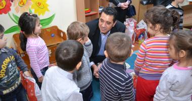 Galerie foto. Senatorul Gigi Chiru a oferit cadouri copiilor de la grădinițele din Constanța - 5