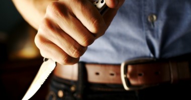 Stire din Eveniment : Un licean a mers la școală înarmat cu un cuțit