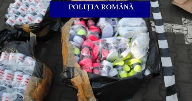 Galerie foto. Captură a polițiștilor: mii de parfumuri și kilograme de bijuterii din aur aduse din Turcia - 3