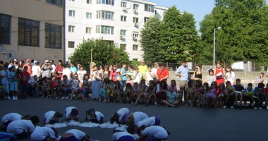 Polițiștii de la Rutieră le spun elevilor și părinților cum să aibă o "Vacanță în Siguranță!" - 2