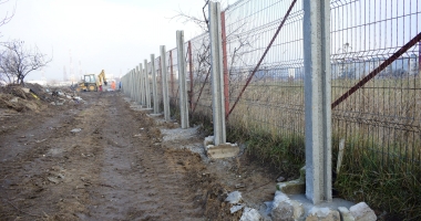 GALERIE FOTO / Vă place cum arată Constanța? Soluția Armatei: garduri de beton și sârmă ghimpată sub nas, în civilizația lui 2018 - 6