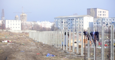 GALERIE FOTO / Vă place cum arată Constanța? Soluția Armatei: garduri de beton și sârmă ghimpată sub nas, în civilizația lui 2018 - 7